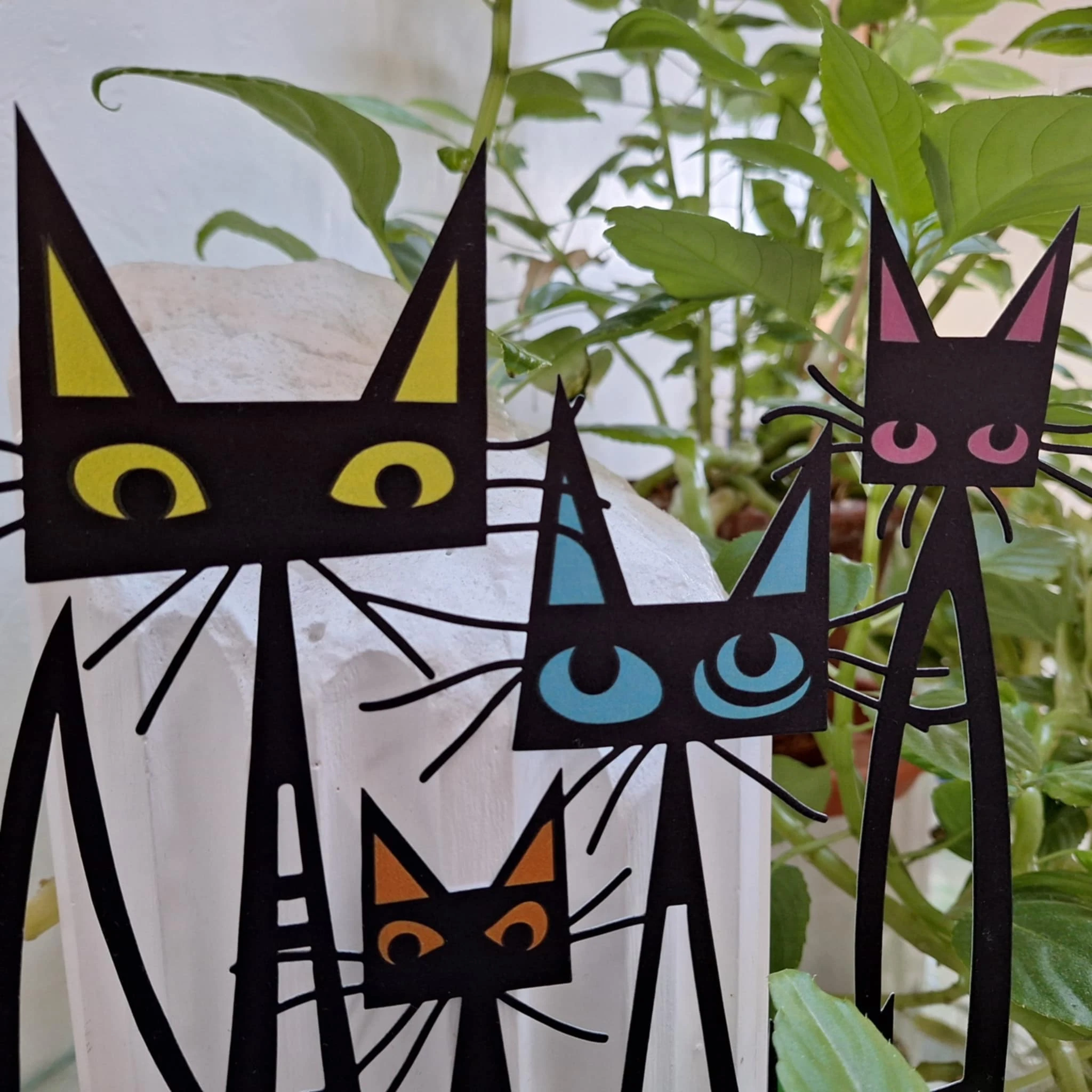 Muurplaat “Familie katten” – Metaalkunst en katachtige tederheid – photo 5